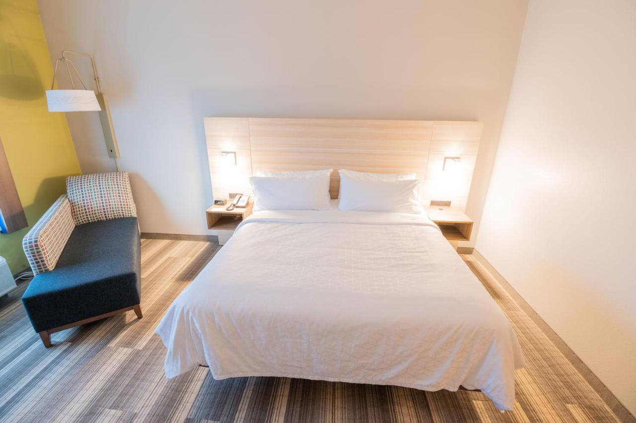 Holiday Inn Express & Suites Dayton East - Beavercreek By Ihg מראה חיצוני תמונה