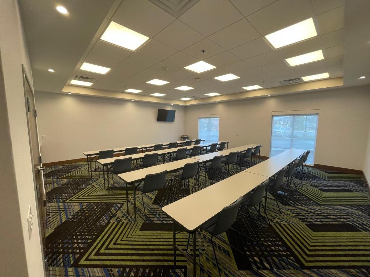 Holiday Inn Express & Suites Dayton East - Beavercreek By Ihg מראה חיצוני תמונה
